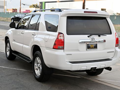 Used 2006 Toyota 4Runner SR5 AWD/4WD image 6