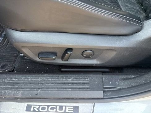 Used 2022 Nissan Rogue Platinum w/ Head-Up Display Package AWD/4WD image 14