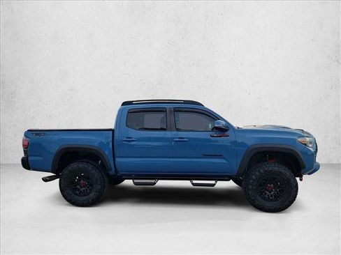 Used 2019 Toyota Tacoma TRD Sport w/ Technology Package image 4