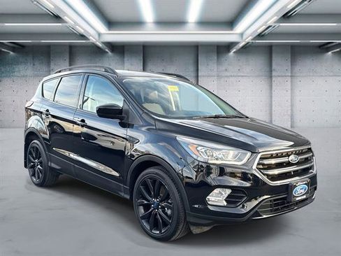 Used 2019 Ford Escape SE image 3