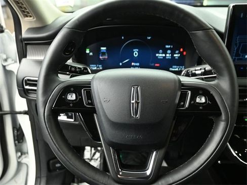 Used 2023 Lincoln Corsair Reserve image 18