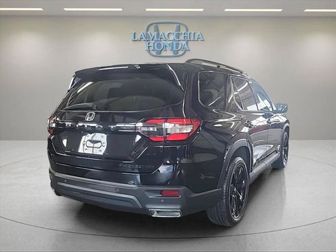 Used 2025 Honda Pilot Black Edition image 5