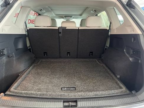 Used 2020 Volkswagen Tiguan SEL AWD/4WD image 8