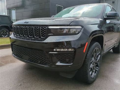 New 2025 Jeep Grand Cherokee Summit w/ Obsidian Package image 11