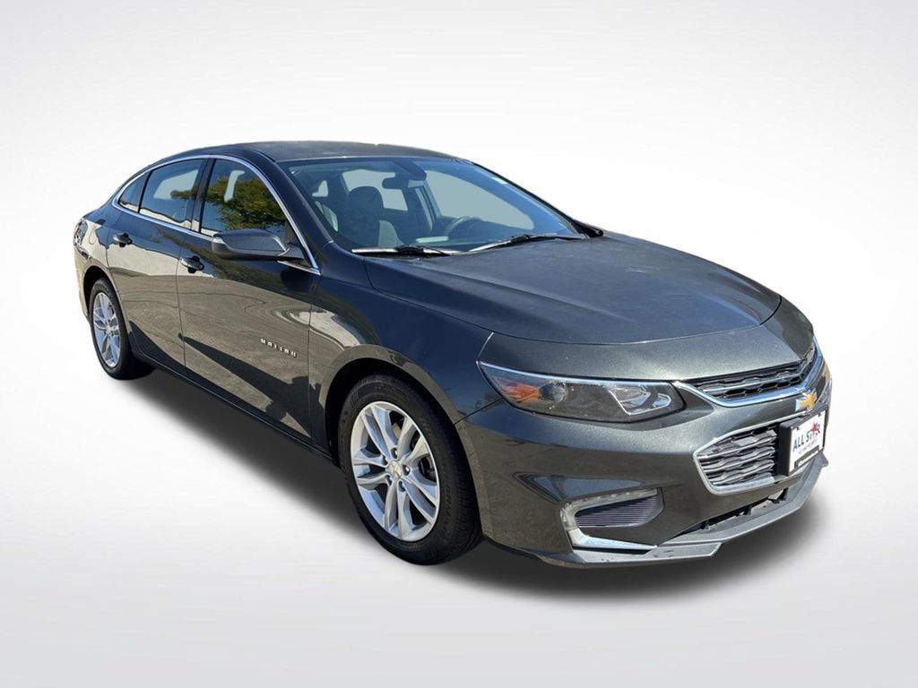 Used 2018 Chevrolet Malibu LT FWD image 3
