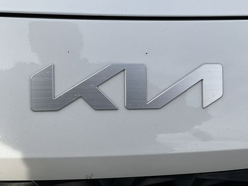 Used 2024 Kia Forte LXS FWD image 7