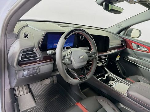 New 2026 Chevrolet Traverse RS w/ LPO, Floor Liner Package AWD/4WD image 9