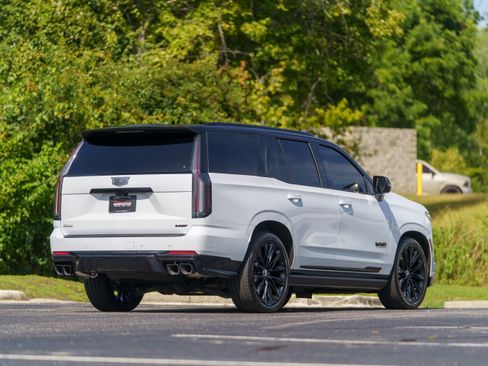 Used 2026 Cadillac Escalade V w/ LPO, ONYX Package AWD/4WD image 48