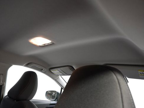 Used 2024 Subaru Crosstrek 2.0i AWD/4WD image 17