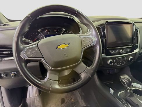 Used 2022 Chevrolet Traverse LT w/ LT Premium Package AWD/4WD image 14