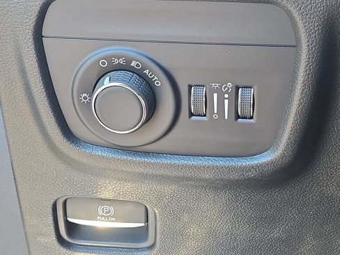 Certified 2023 Jeep Grand Cherokee Altitude AWD/4WD image 25