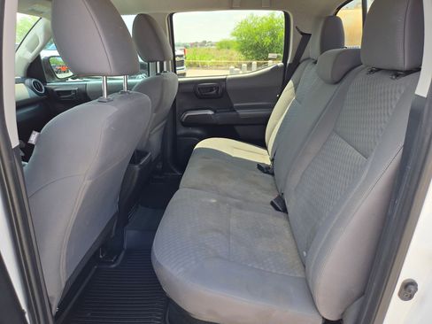 Used 2021 Toyota Tacoma SR5 RWD image 13