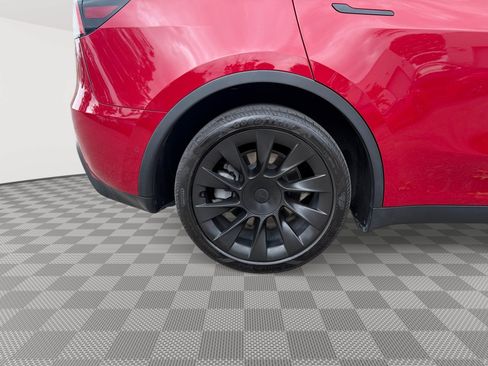 Used 2022 Tesla Model Y Long Range AWD/4WD image 30