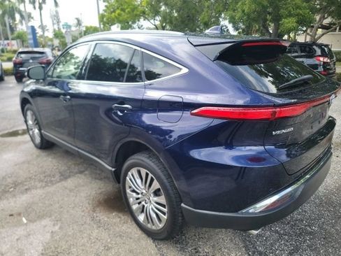 Used 2021 Toyota Venza Limited AWD/4WD image 3