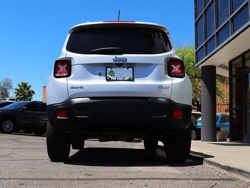 Used 2017 Jeep Renegade Latitude w/ Safety & Security Group (ALP) AWD/4WD image 12
