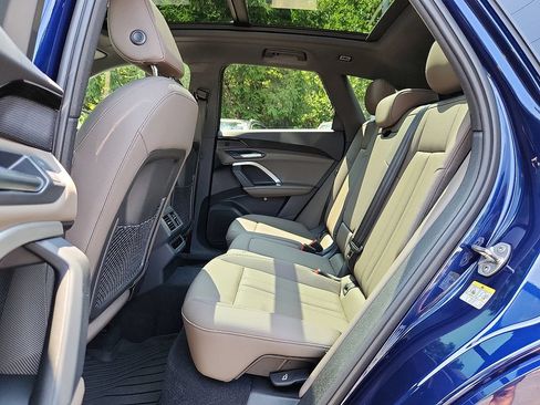 Used 2025 Audi Q5 Premium w/ Convenience Package AWD/4WD image 16