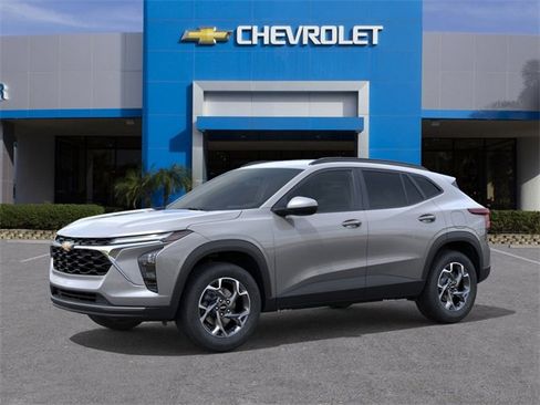 New 2026 Chevrolet Trax LT w/ Driver Confidence Package image 2