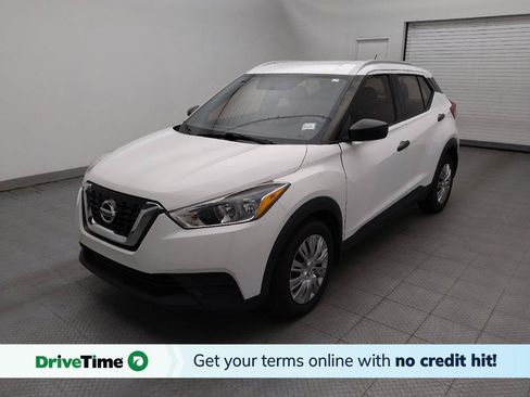Used 2019 Nissan Kicks S FWD image 1