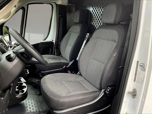 Used 2025 RAM ProMaster 2500 w/ U-Haul Equipment Group FWD image 18