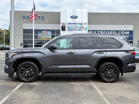Used 2024 Toyota Sequoia Platinum AWD/4WD image 2