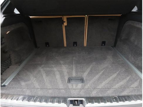 New 2025 Bentley Bentayga Extended Wheelbase image 18