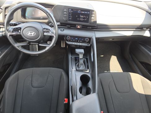 Used 2025 Hyundai Elantra Sport FWD image 8