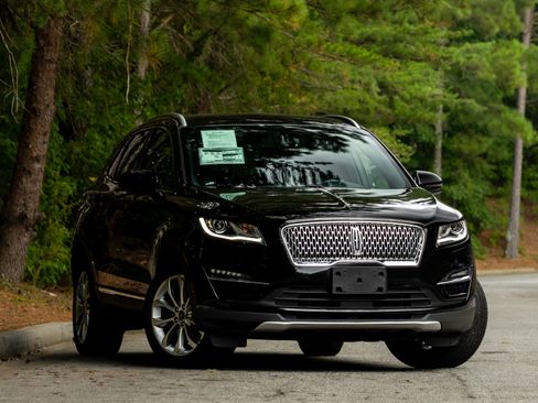 Used 2019 Lincoln MKC Select w/ Select Plus Package image 1