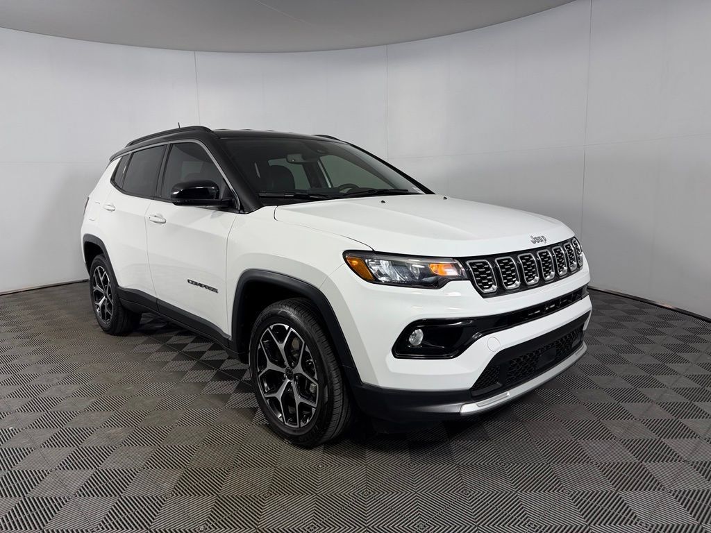 Used 2025 Jeep Compass Limited AWD/4WD image 4