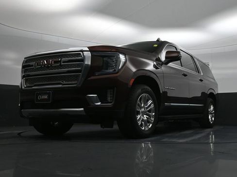 Used 2023 GMC Yukon XL SLT w/ SLT Luxury Package image 25