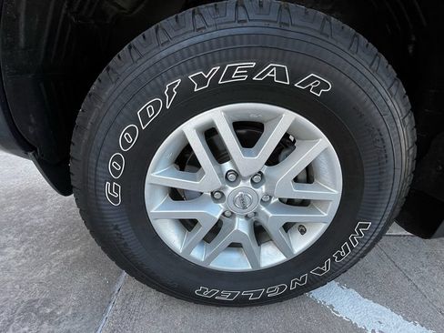 Used 2018 Nissan Frontier SV AWD/4WD image 25