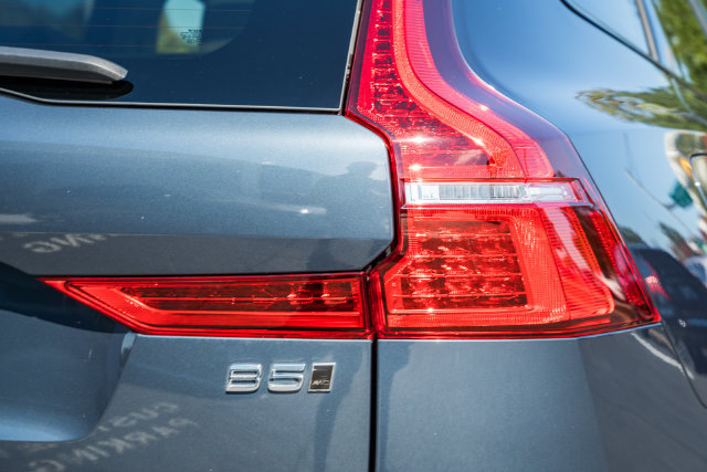 Certified 2024 Volvo XC60 B5 Plus AWD/4WD image 7
