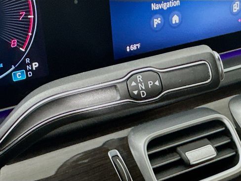 Used 2024 Mercedes-Benz GLS 450 4MATIC image 21