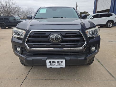 Used 2018 Toyota Tacoma SR5 image 2