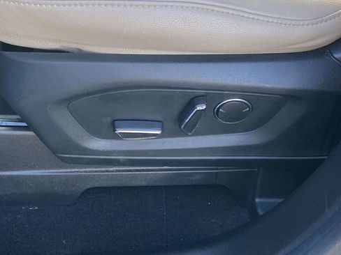 Used 2020 Ford Explorer Limited image 16