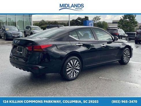 Used 2024 Nissan Altima 2.5 SV FWD image 6