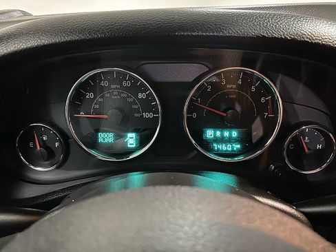 Used 2018 Jeep Wrangler Rubicon w/ Power Convenience Group image 18