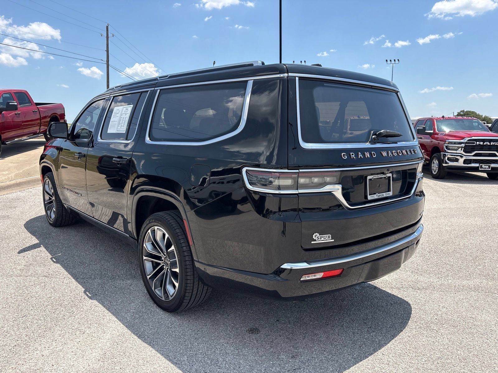 Used 2023 Jeep Grand Wagoneer L Series III AWD/4WD image 4