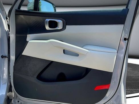 Used 2024 Kia Sorento S w/ Panoramic Sunroof Package FWD image 31