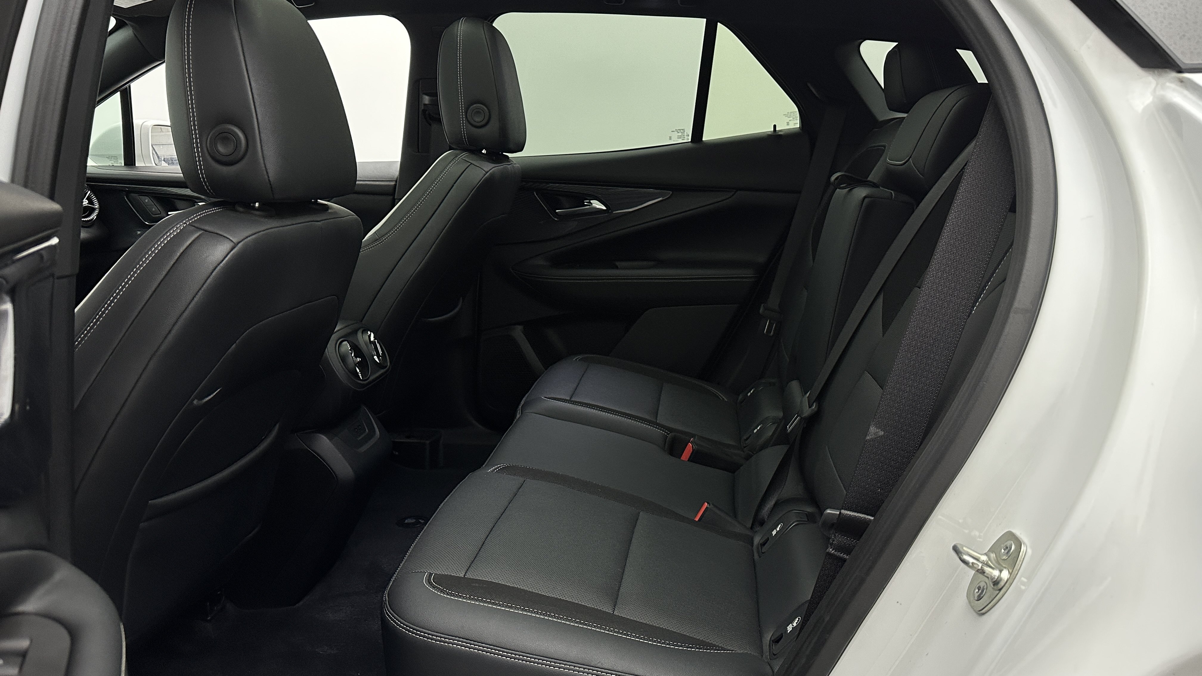 Used 2024 Chevrolet Blazer EV LT AWD/4WD image 29