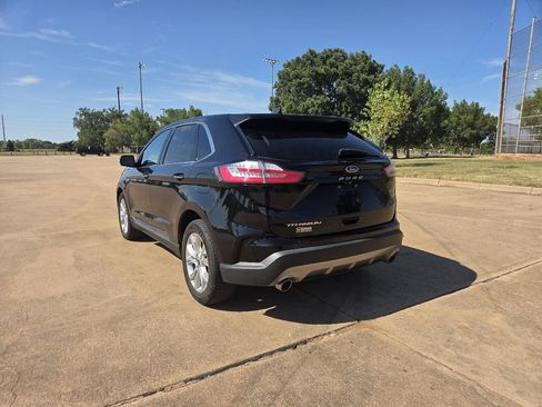 Used 2021 Ford Edge Titanium FWD image 8