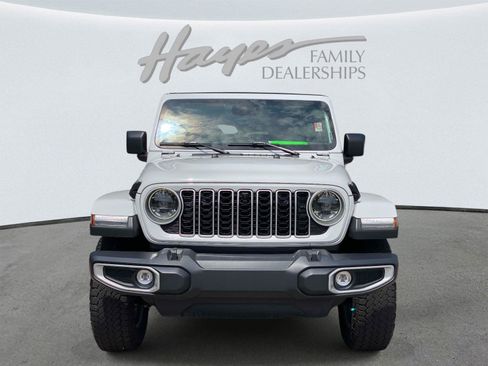 Used 2024 Jeep Wrangler Unlimited Sahara w/ Technology Group AWD/4WD image 9