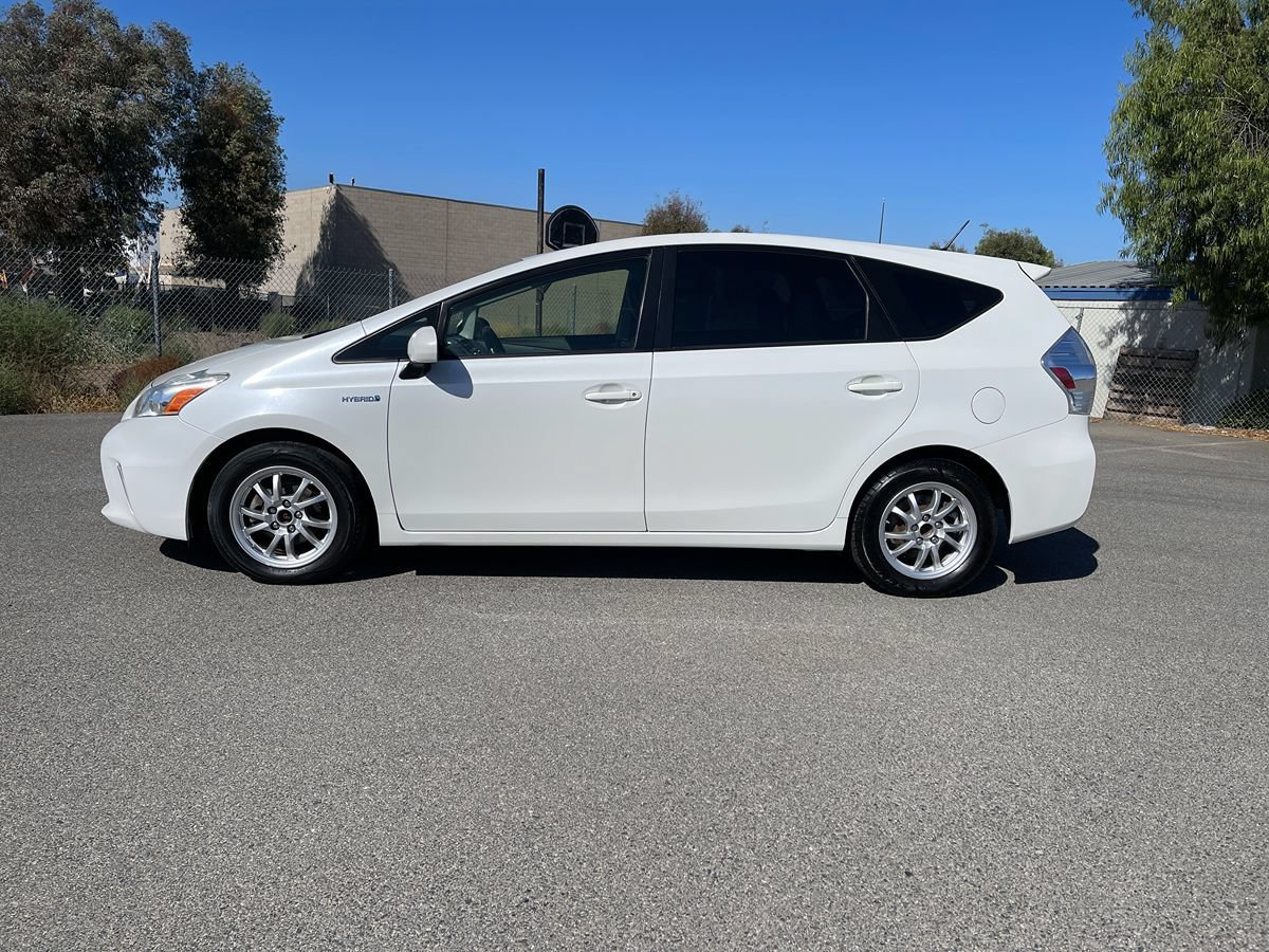 Used 2014 Toyota Prius V Three FWD image 8