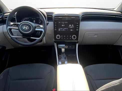 Used 2023 Hyundai Tucson SE image 14