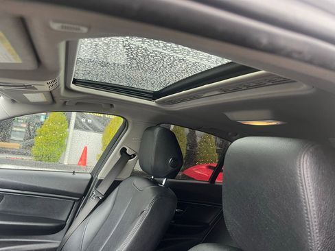 Used 2015 BMW 328i 328i w/ Driver Assistance Package image 19