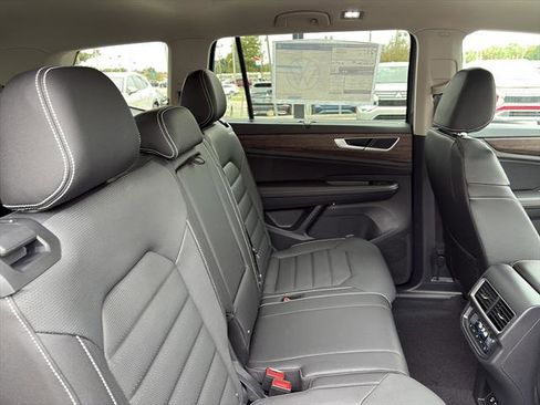 New 2026 Volkswagen Atlas SEL image 9