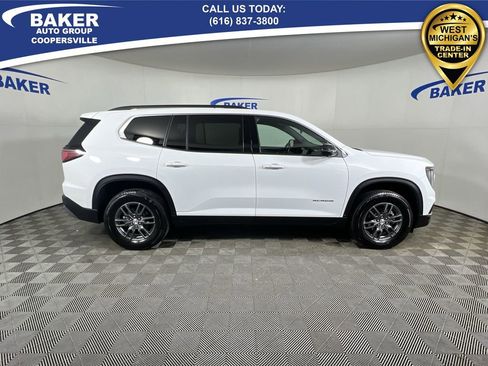 Used 2025 GMC Acadia Elevation image 10