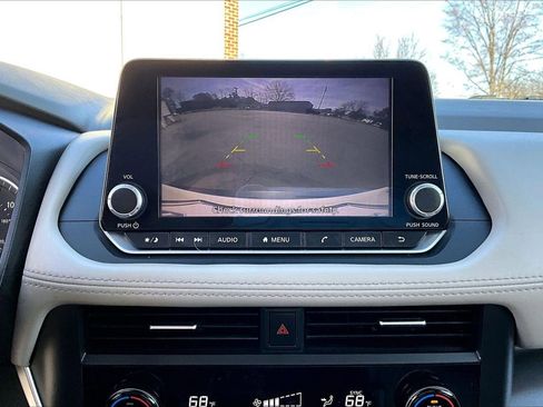 Used 2023 Nissan Rogue SV image 13