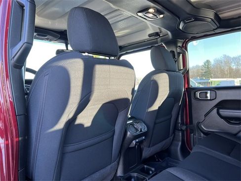 Certified 2022 Jeep Gladiator Sport image 33