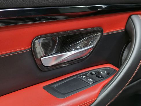 Used 2019 BMW M4 Coupe w/ Competition Package RWD image 18