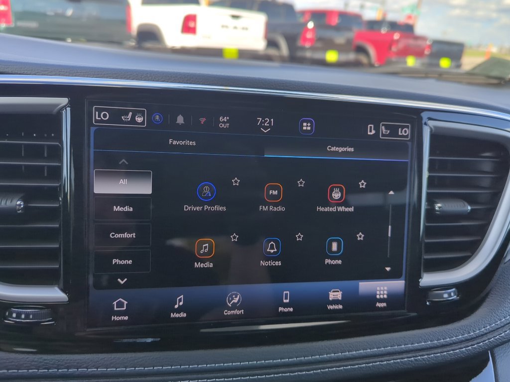 New 2027 Chrysler Pacifica Select AWD/4WD image 17